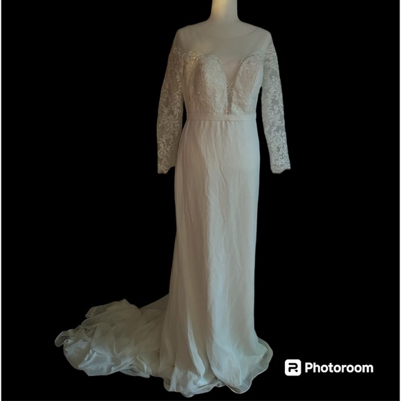 Hebeos wedding Dress with Train - Picture 2 of 16